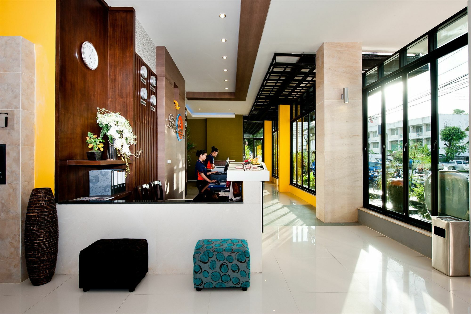 Hotel Tuana Blue Sky Patong Esterno foto